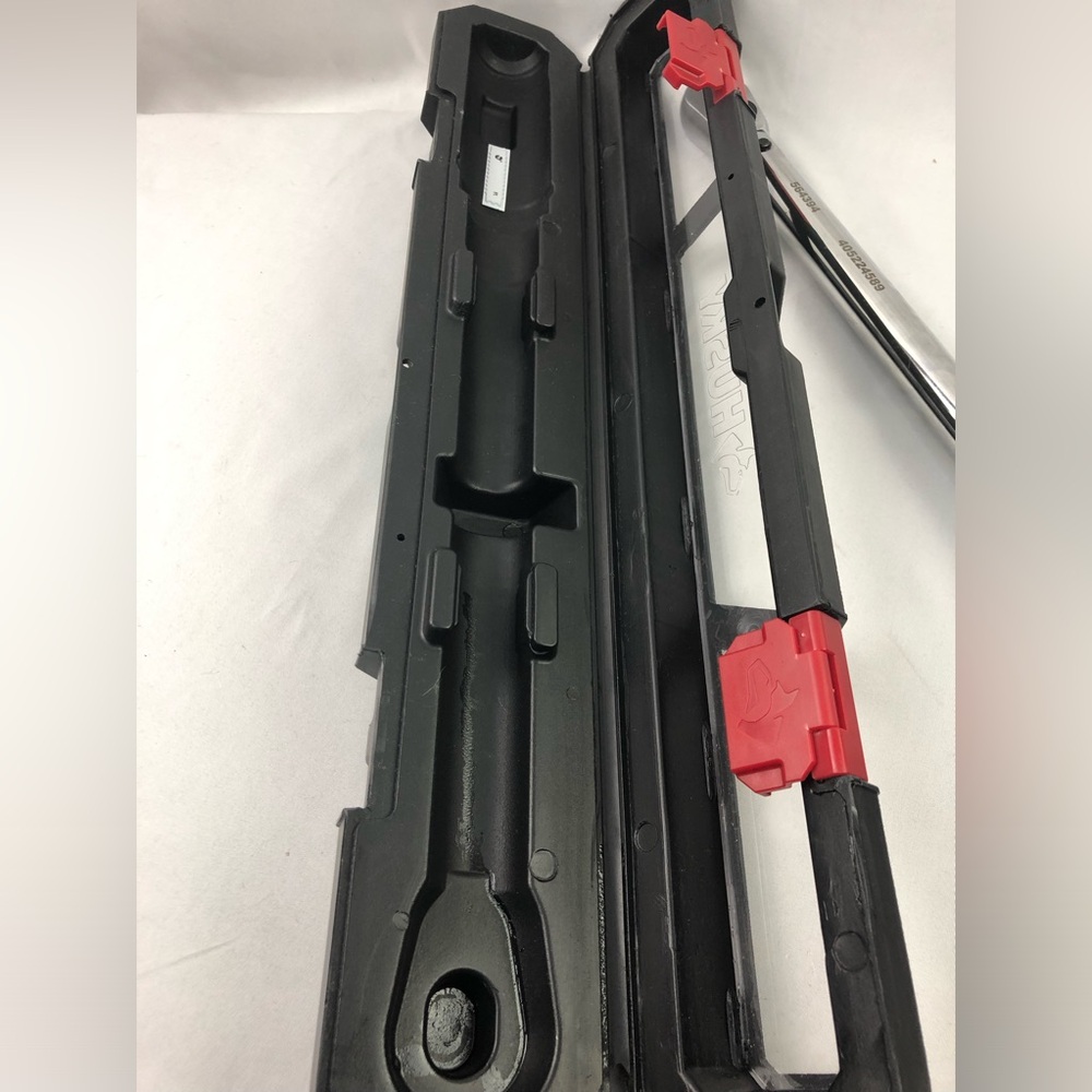 Torque Wrench With Storage Case. - image 3